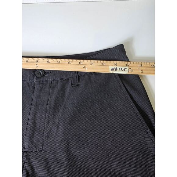 TRAVIS MATHEW Black Active Outdoor Casual Golf Textured Shorts SZ 32 - Picture 4 of 5